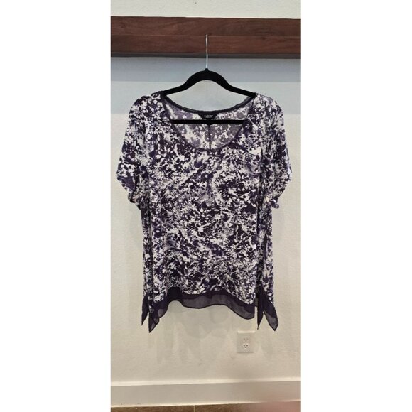 Simply Vera Vera Wang Tops - Simply Vera Vera Wang Womens 2X Purple & White Floral Short Sleeve Sheer Hem Top